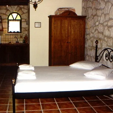 Alomata Hotell