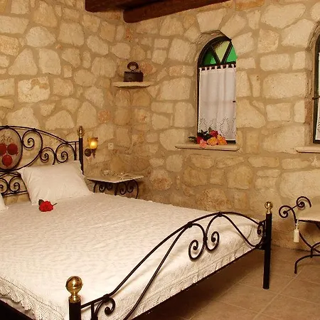 Hotell Alomata 2*